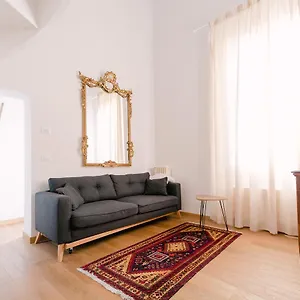 https://luxury-relais-porta-dazeglio.emilia-romagnahotels.net